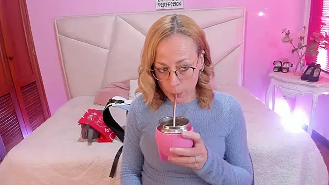 Snapshot of SammySanders chatting on December 14, 12:22 pm SammySanders online show from December 14, 12:22 pm