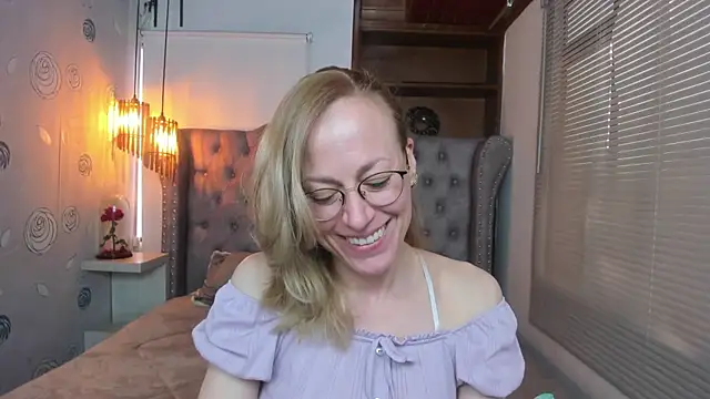 Snapshot of SammySanders chatting on March 22, 12:14 pm SammySanders online show from March 22, 12:14 pm