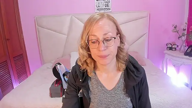 Snapshot of SammySanders chatting on November 9, 4:33 pm SammySanders online show from November 9, 4:33 pm