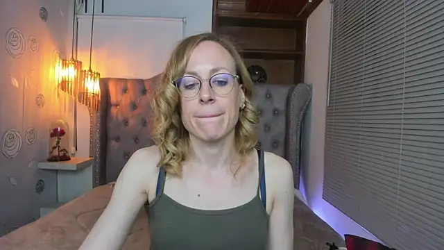 Snapshot of SammySanders chatting on March 13, 11:27 pm SammySanders online show from March 13, 11:27 pm