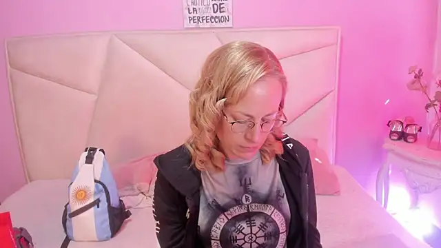 Snapshot of SammySanders chatting on September 22, 1:17 pm SammySanders online show from September 22, 1:17 pm