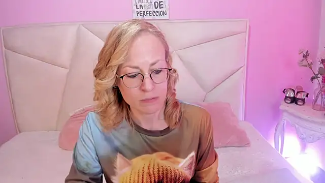 Snapshot of SammySanders chatting on September 17, 5:04 pm SammySanders online show from September 17, 5:04 pm