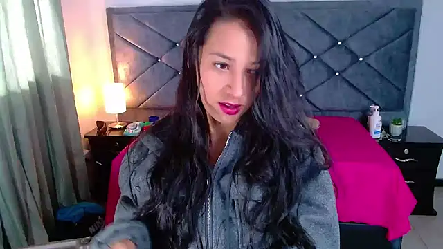 Julietacollins06 online show from September 10, 1:21 pm