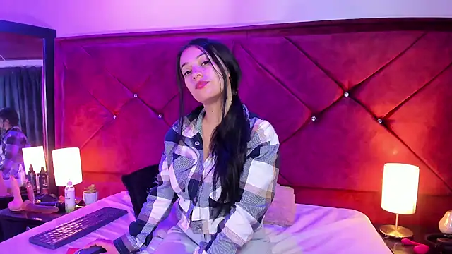Julietacollins06 online show from May 29, 12:44 pm