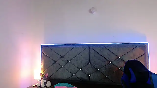 Julietacollins06 online show from November 10, 1:05 pm