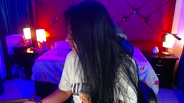 Julietacollins06 online show from May 8, 2:32 pm