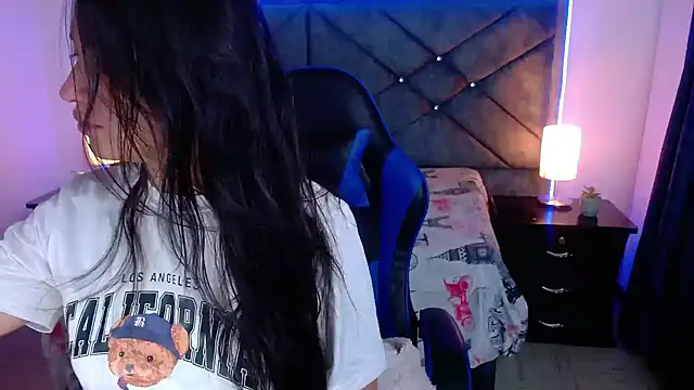 Julietacollins06 online show from December 2, 1:13 pm