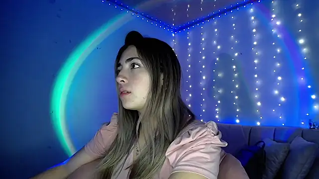 Snapshot of channel_blonde_a chatting on March 8, 5:01 pm channel blonde a online show from March 8, 5:01 pm