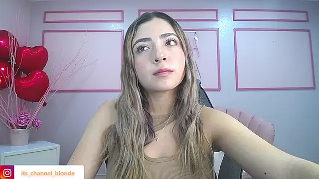 Snapshot of channel_blonde_a chatting on March 1, 5:05 pm channel blonde a online show from March 1, 5:05 pm