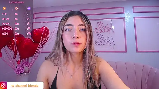 Snapshot of channel_blonde_a chatting on February 7, 1:58 am channel blonde a online show from February 7, 1:58 am