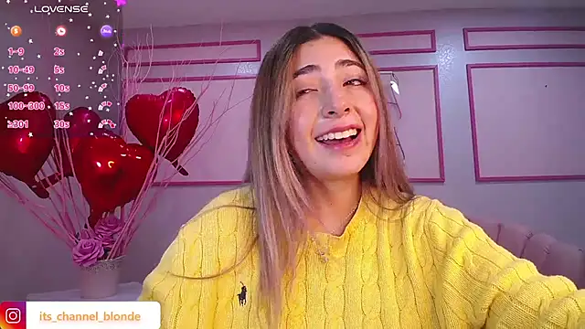 Snapshot of channel_blonde_a chatting on February 18, 7:52 pm channel blonde a online show from February 18, 7:52 pm