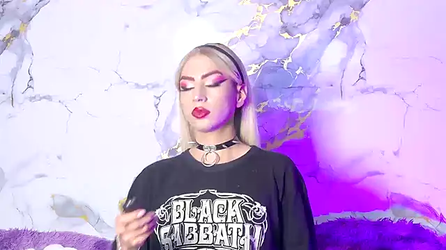 BrianaSchafer online show from March 24, 9:04 pm