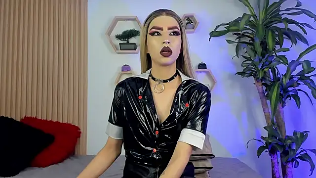 Snapshot of BrianaSchafer chatting on October 9, 5:13 pm BrianaSchafer online show from October 9, 5:13 pm