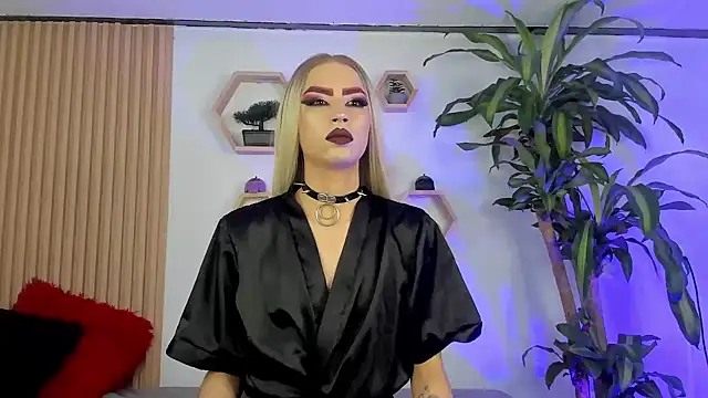 Snapshot of BrianaSchafer chatting on December 2, 4:41 pm BrianaSchafer online show from December 2, 4:41 pm