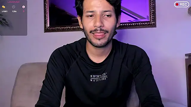 Snapshot of Nicholasrodrii chatting on December 14, 10:48 pm Nicholasrodrii online show from December 14, 10:48 pm