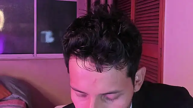 Nicholasrodrii online show from February 6, 11:34 pm