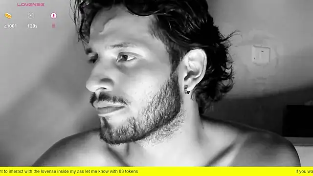 Snapshot of Nicholasrodrii chatting on February 18, 3:21 am Nicholasrodrii online show from February 18, 3:21 am