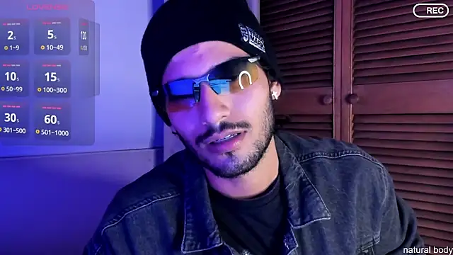 Snapshot of Nicholasrodrii chatting on October 24, 11:59 pm Nicholasrodrii online show from October 24, 11:59 pm