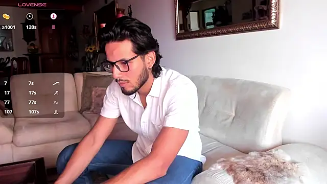 Snapshot of Nicholasrodrii chatting on January 28, 8:26 pm Nicholasrodrii online show from January 28, 8:26 pm