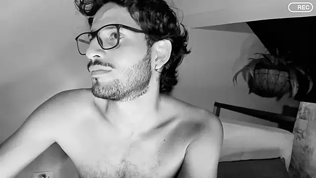 Snapshot of Nicholasrodrii chatting on March 21, 5:00 am Nicholasrodrii online show from March 21, 5:00 am
