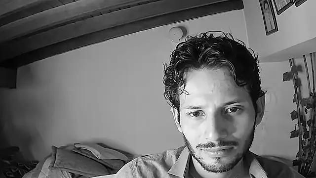 Nicholasrodrii online show from June 15, 9:47 pm