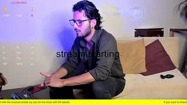 Snapshot of Nicholasrodrii chatting on February 9, 11:04 pm Nicholasrodrii online show from February 9, 11:04 pm