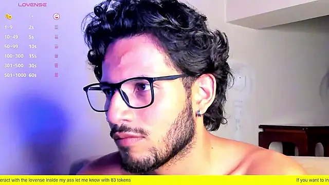 Snapshot of Nicholasrodrii chatting on February 17, 1:36 am Nicholasrodrii online show from February 17, 1:36 am