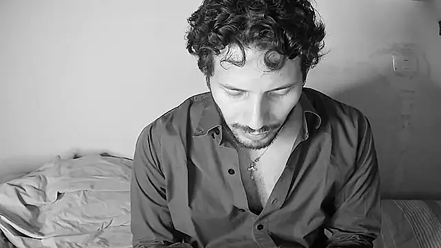 Nicholasrodrii online show from June 14, 10:55 pm