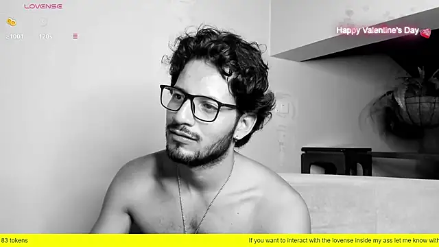 Snapshot of Nicholasrodrii chatting on February 16, 10:33 pm Nicholasrodrii online show from February 16, 10:33 pm