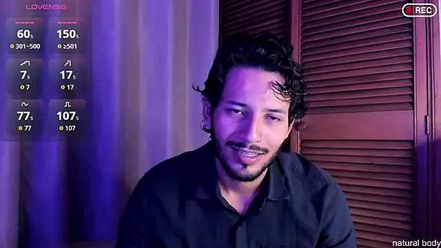 Snapshot of Nicholasrodrii chatting on October 8, 11:27 pm Nicholasrodrii online show from October 8, 11:27 pm