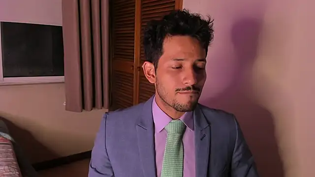 Nicholasrodrii online show from February 15, 11:47 pm