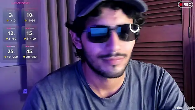 Snapshot of Nicholasrodrii chatting on October 23, 10:52 pm Nicholasrodrii online show from October 23, 10:52 pm