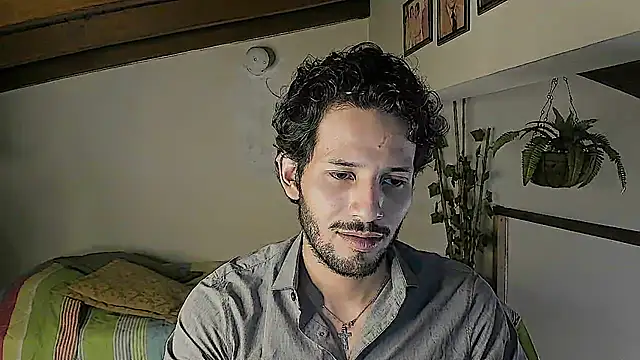Nicholasrodrii online show from June 11, 8:50 pm