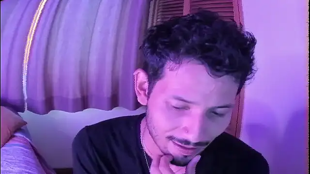 Nicholasrodrii online show from February 25, 10:31 pm