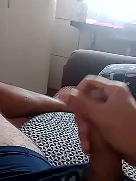 Snapshot of safadomefazgozar chatting on February 23, 5:35 pm safadomefazgozar online show from February 23, 5:35 pm