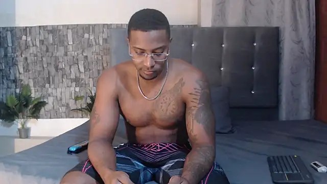 Snapshot of Joseephjackson chatting on June 25, 2:20 am Joseephjackson online show from June 25, 2:20 am
