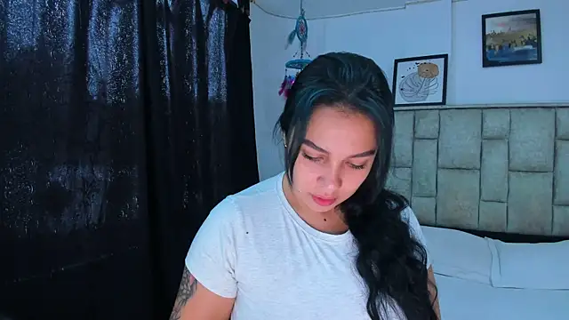 brianaGuzman online show from May 30, 4:23 pm