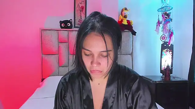 brianaGuzman online show from February 8, 5:54 pm