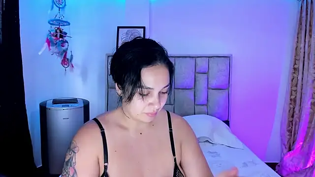 Snapshot of brianaGuzman chatting on June 17, 6:07 pm brianaGuzman online show from June 17, 6:07 pm