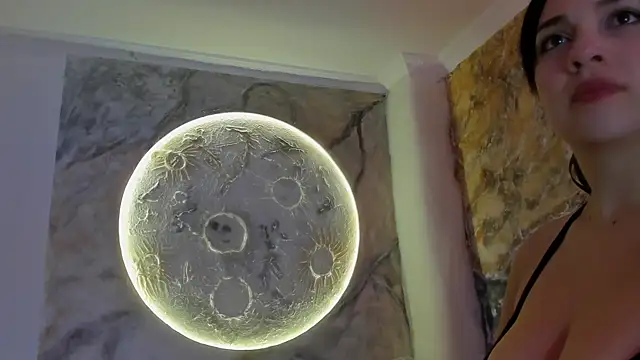 brianaGuzman online show from March 18, 1:01 pm