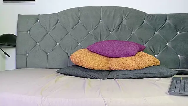 louis bcasta1 online show from October 30, 7:11 pm