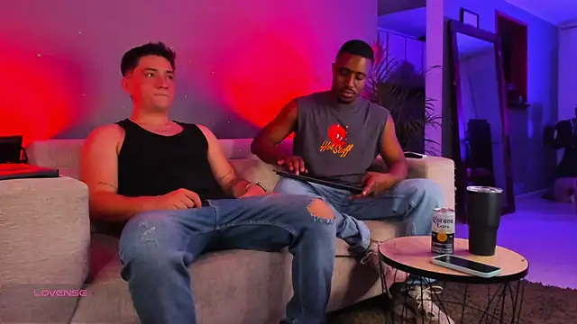 Snapshot of adamjackson_ chatting on September 9, 2:10 am adamjackson online show from September 9, 2:10 am