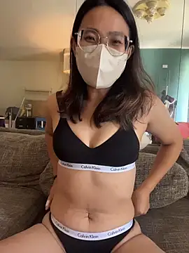 Snapshot of yourbootygirl chatting on November 30, 2:34 am yourbootygirl online show from November 30, 2:34 am