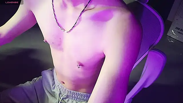 Snapshot of FEIYU001 chatting on January 26, 2:41 pm FEIYU001 online show from January 26, 2:41 pm