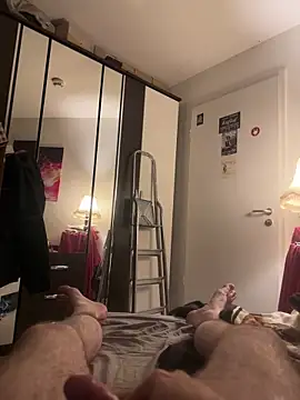 Snapshot of upinsomke1879 chatting on October 24, 5:12 pm upinsomke1879 online show from October 24, 5:12 pm