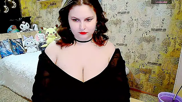 Snapshot of WhisperInTheDarkk chatting on February 5, 10:11 pm WhisperInTheDarkk online show from February 5, 10:11 pm