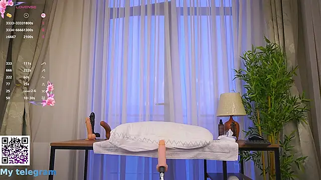 LynBardon online show from November 14, 4:16 am