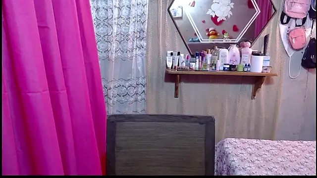 Snapshot of Lunawillis chatting on February 3, 8:03 pm Lunawillis online show from February 3, 8:03 pm