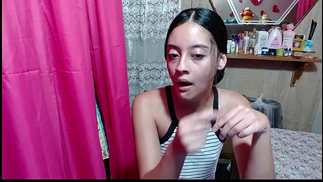 Snapshot of Lunawillis chatting on February 11, 8:09 pm Lunawillis online show from February 11, 8:09 pm