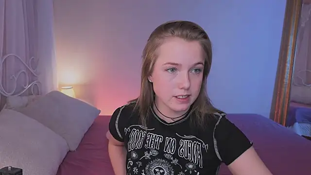 Snapshot of mary_ton chatting on November 16, 5:01 am mary ton online show from November 16, 5:01 am